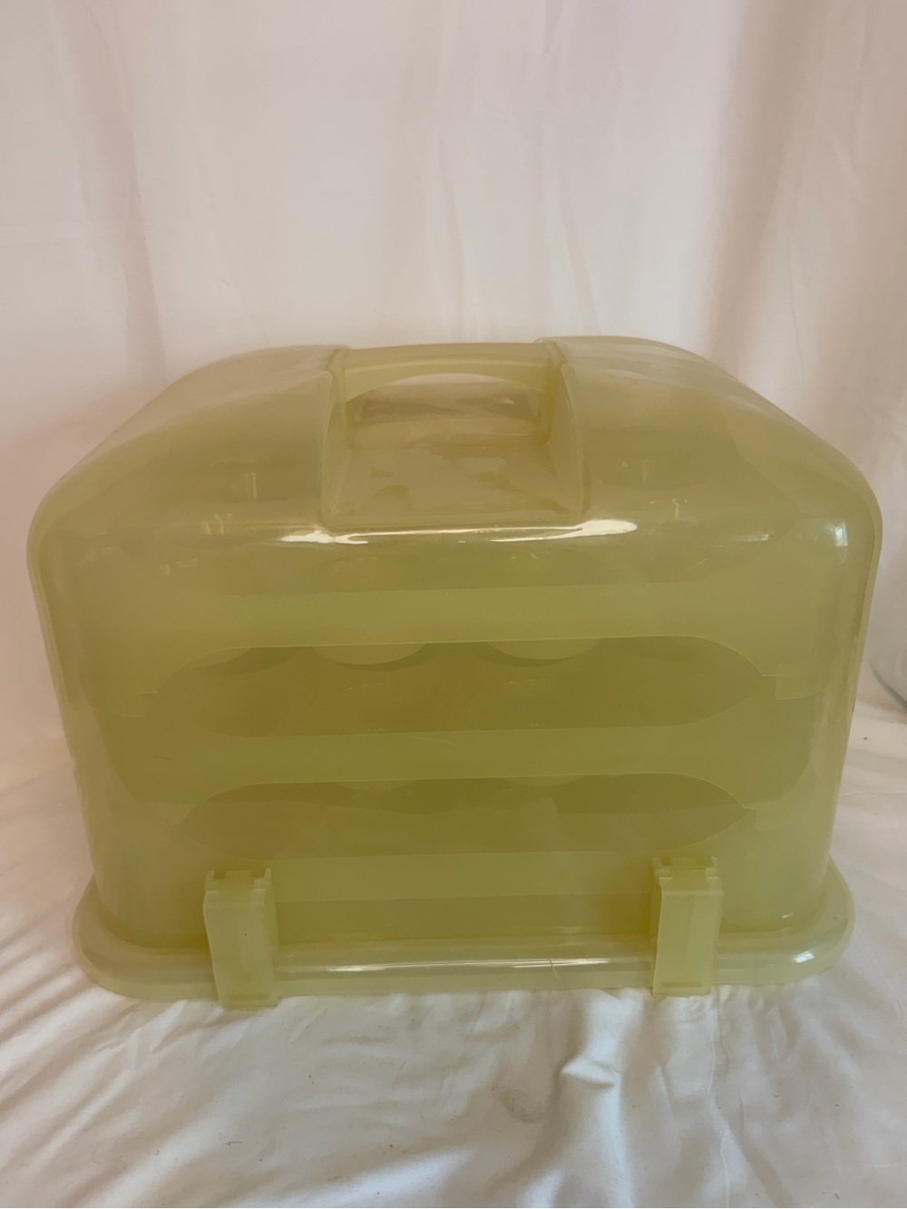 Stackable Yellow Plastic Cup Cake/Dessert Carrier with Handle